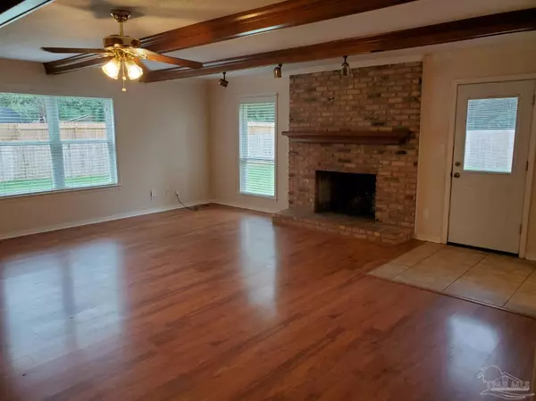 Pensacola, FL 32504,3975 Hidden Oaks Dr