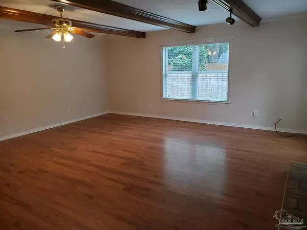 Pensacola, FL 32504,3975 Hidden Oaks Dr