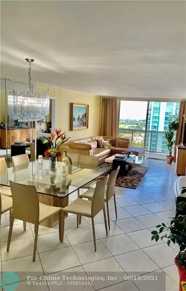 Miami Beach, FL 33140,6039 Collins Ave  #1736