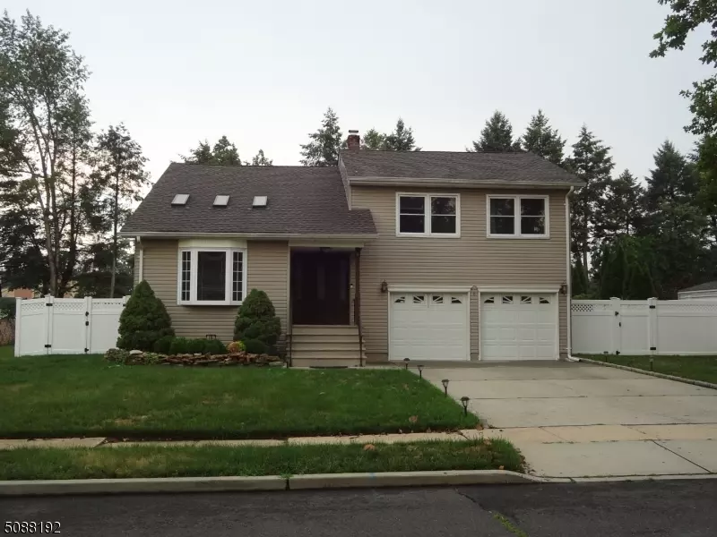 6 Dana Estates Dr, Old Bridge Twp., NJ 08859