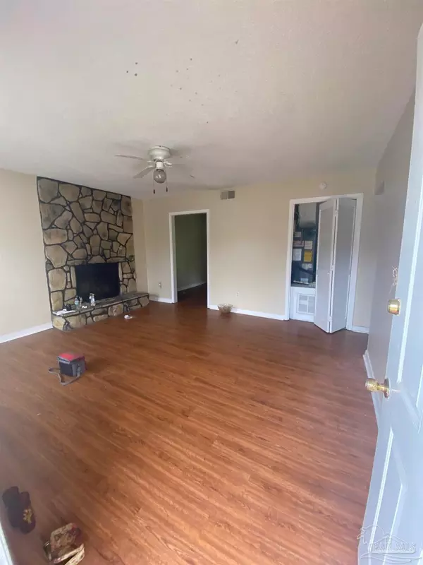 Pensacola, FL 32534,750 Tumbleweed Trl