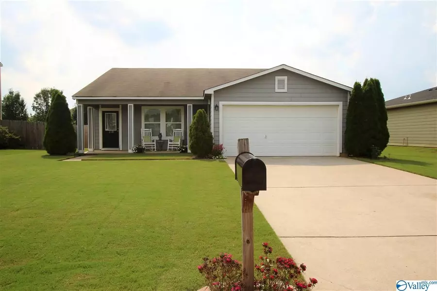 118 Firefly Lane, Owens Cross Roads, AL 35763