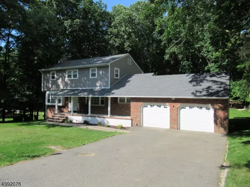 33 BUENA VISTA DR, Ringwood Boro, NJ 07456