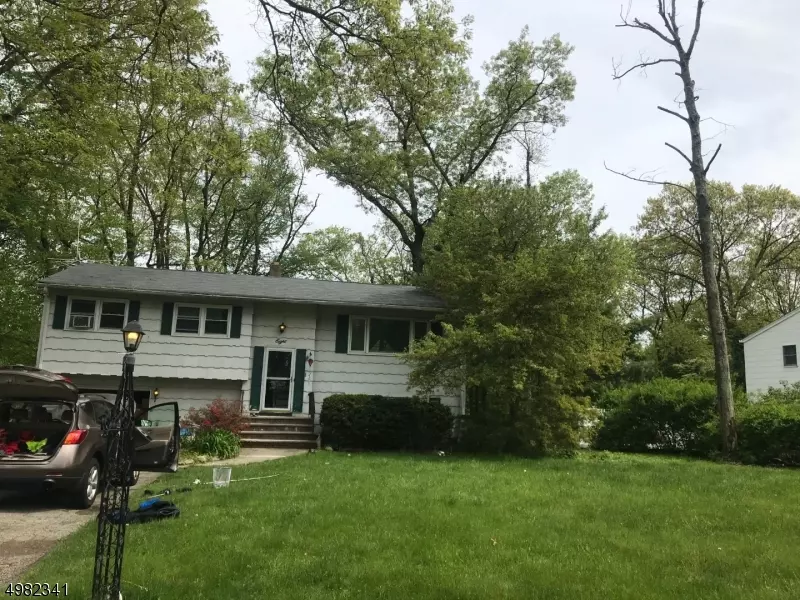 8 CARL PL, Kinnelon Boro, NJ 07405