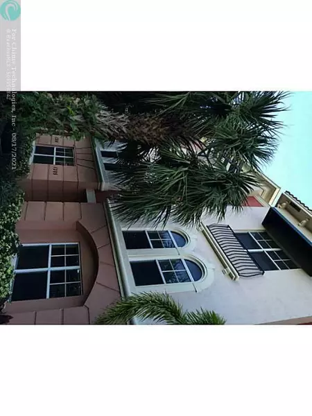 1033 NE 17th Way  #1305, Fort Lauderdale, FL 33304