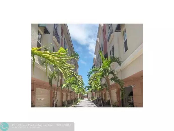 Fort Lauderdale, FL 33304,1033 NE 17th Way  #905