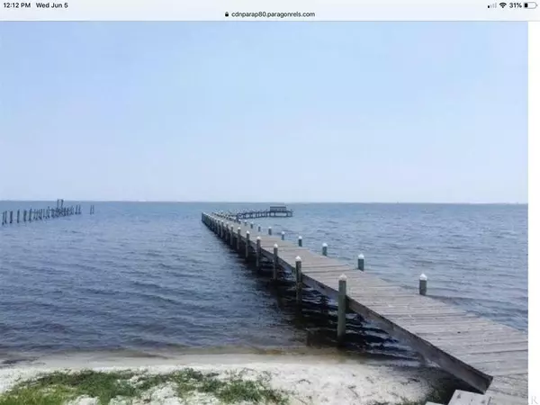 Gulf Breeze, FL 32563,Old Harbor Ct