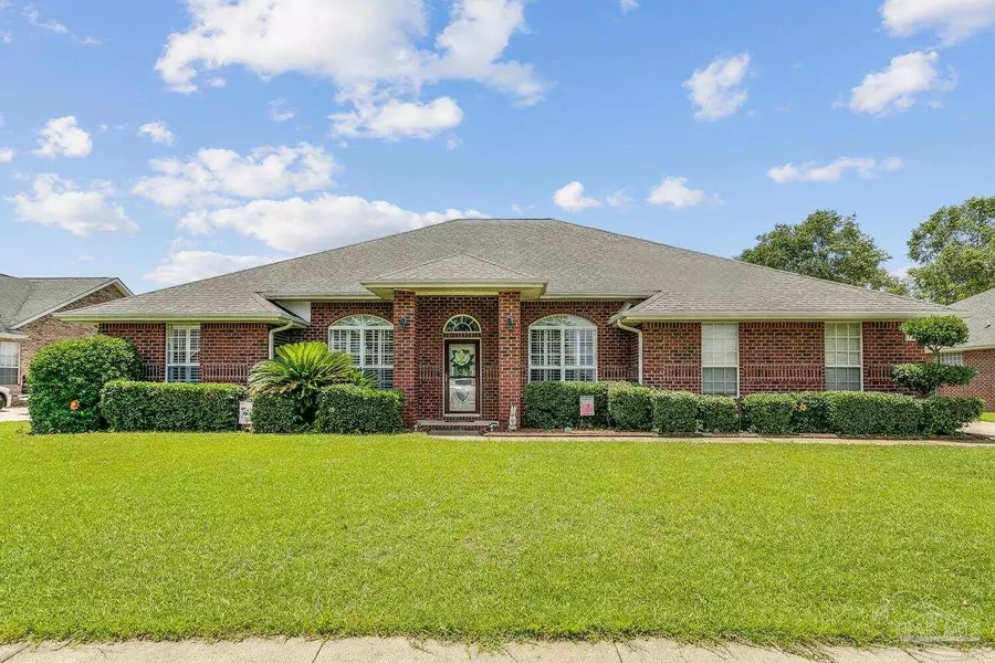 1759 Brightleaf Cir, Cantonment, FL 32533