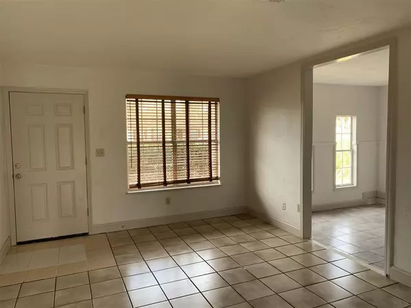 Pensacola, FL 32506,1328 Continental Dr