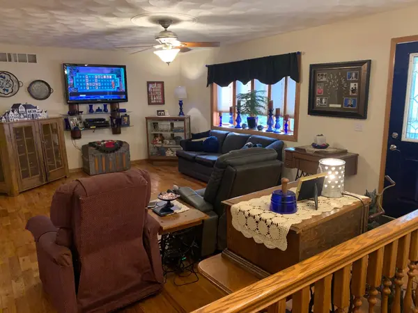 East Dubuque, IL 61025,210 Hill Street