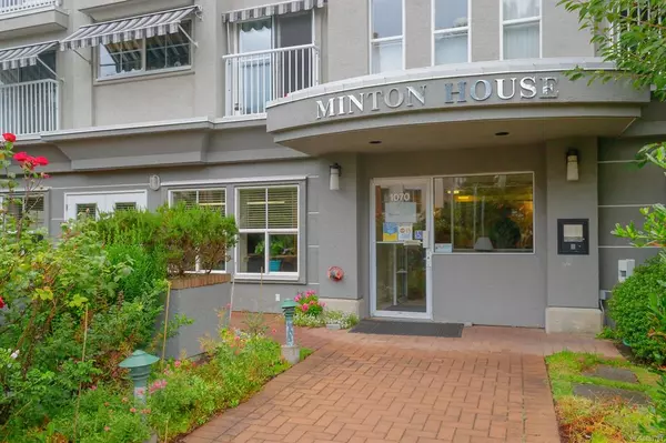 Victoria, BC V8V 2Z2,1070 Southgate St #401