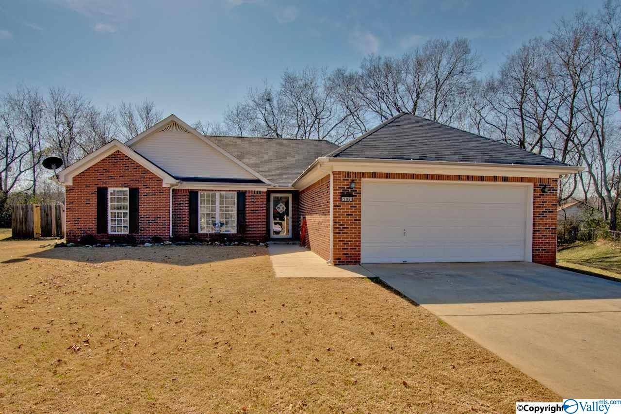 202 Finton Court, Huntsville, AL 35811