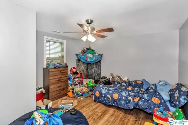 Laceys Spring, AL 35754,18 Lower Dry Creek Road