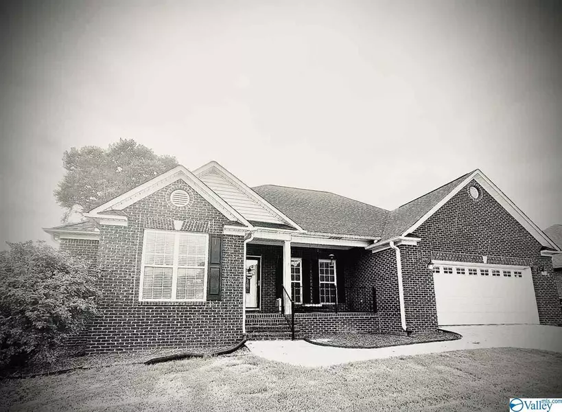 905 Anna Circle, Hartselle, AL 35640