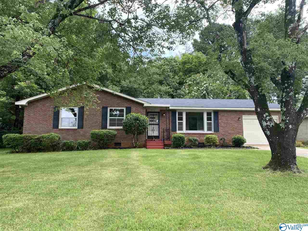 7713 Saxon Drive, Huntsville, AL 35802