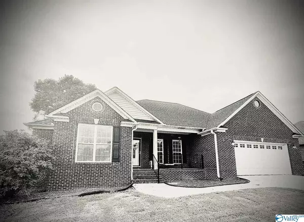 Hartselle, AL 35640,905 Anna Circle