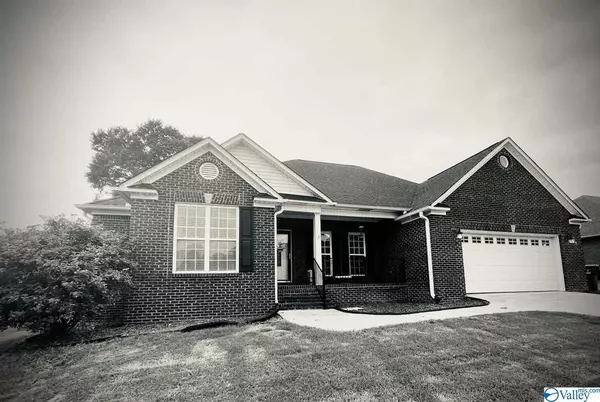 Hartselle, AL 35640,905 Anna Circle