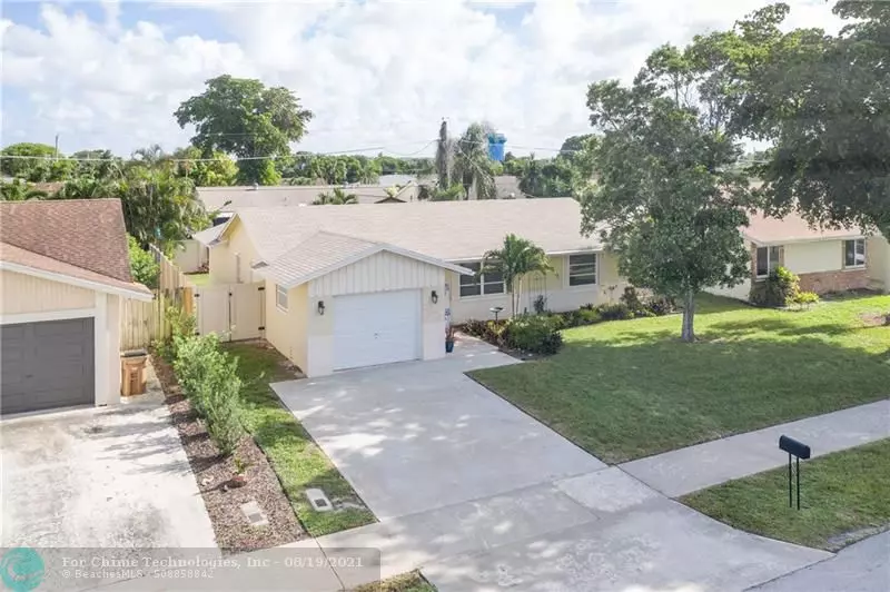 3270 SW 2nd St, Deerfield Beach, FL 33442