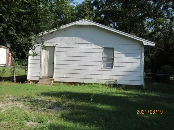 Wynnewood, OK 73098,302 N Howell