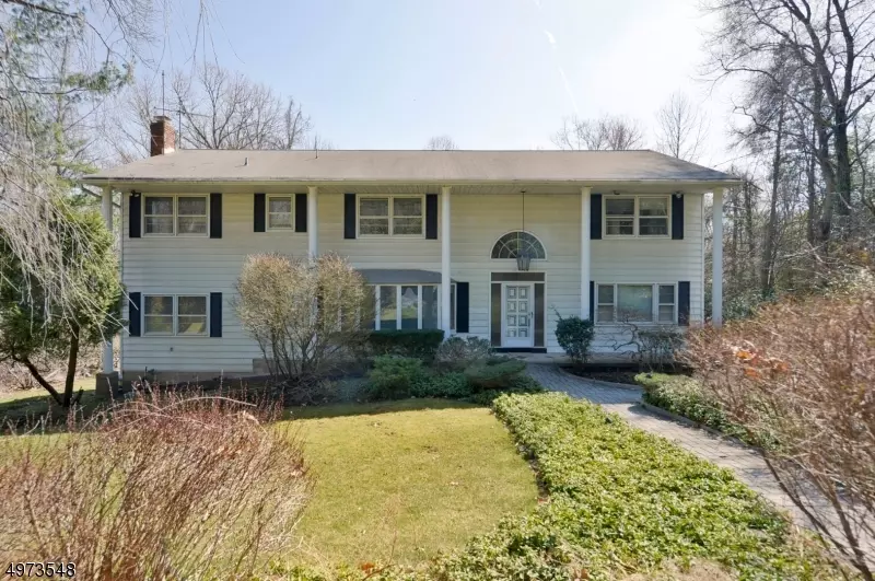 28 SHADOW RD, Upper Saddle River Boro, NJ 07458