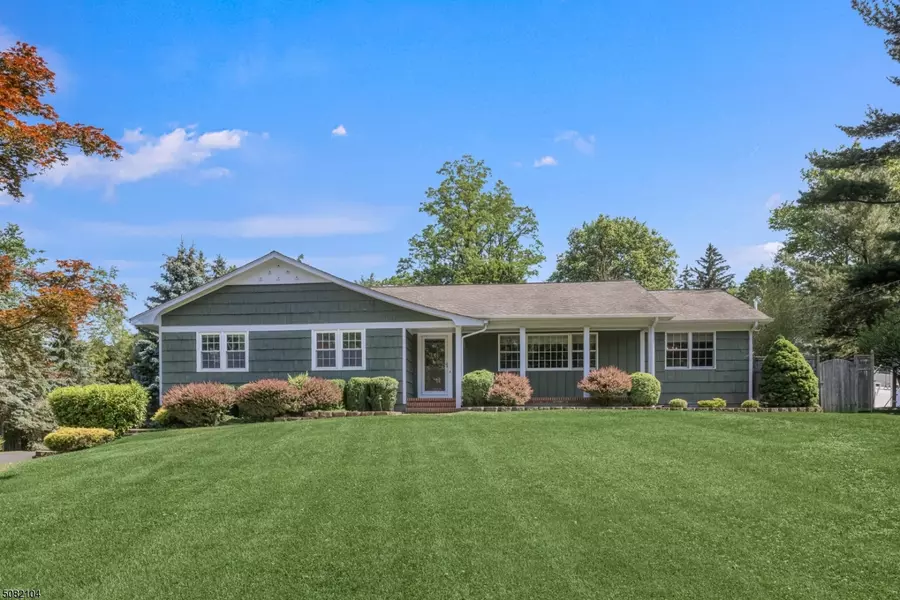 3 Hilltop Cir, Mendham Twp., NJ 07945