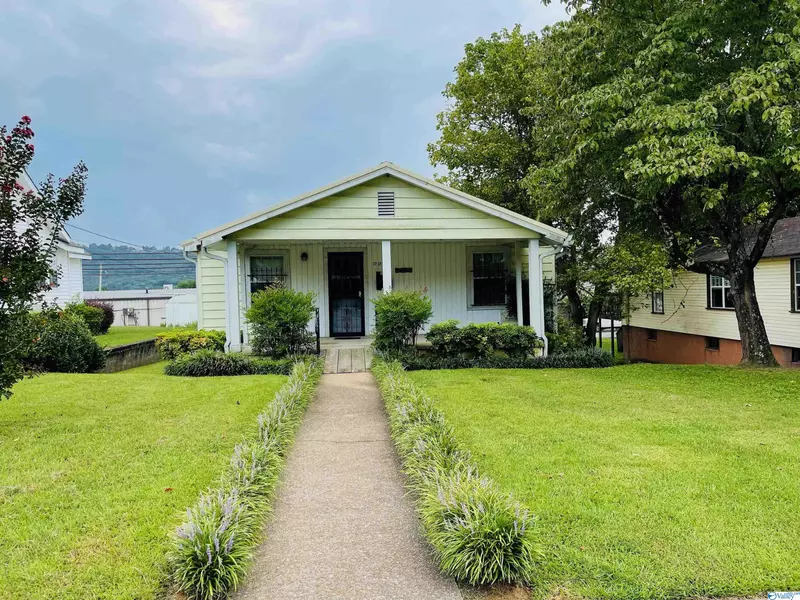 1717 Obrig Avenue, Guntersville, AL 35976