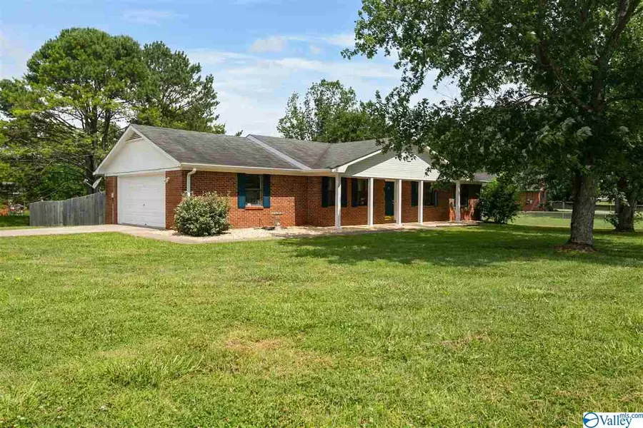 115 Silvercreek Road, Hazel Green, AL 35750