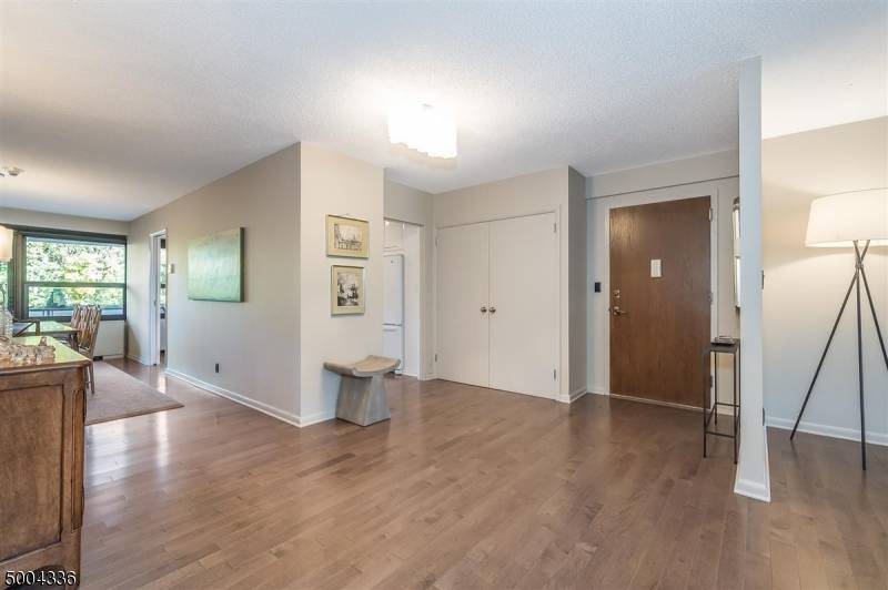 2 CLARIDGE DR 1HE #1HE, Verona Twp., NJ 07044