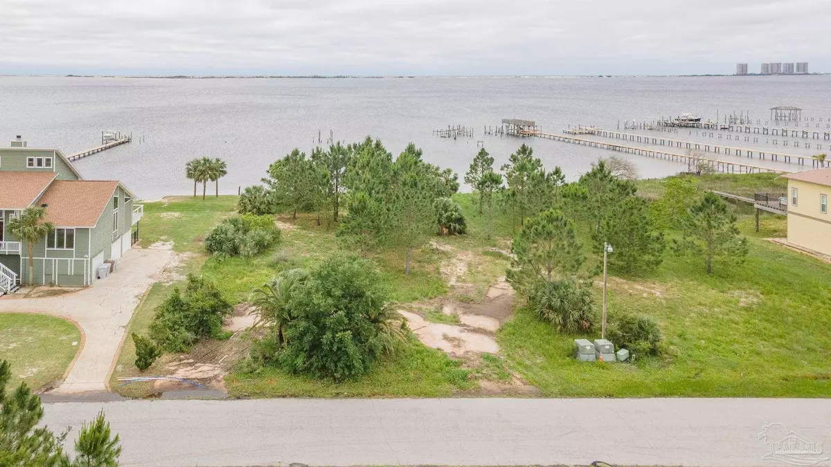 Gulf Breeze, FL 32563,4141 Madura Rd