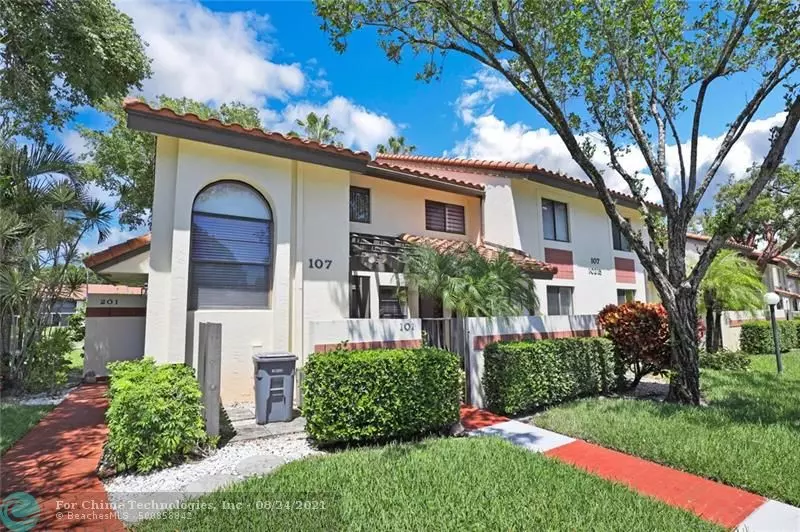 10215 N Circle Lake Dr  #101, Boynton Beach, FL 33437