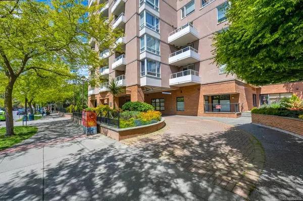 Victoria, BC V8V 4Z3,930 Yates St #904