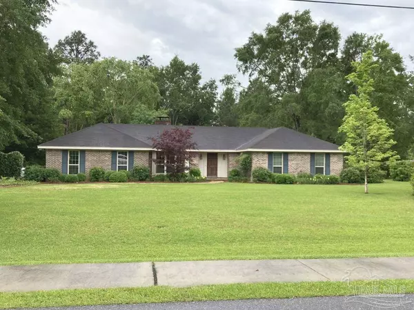 1535 Forest Hill Dr, Atmore, AL 36502