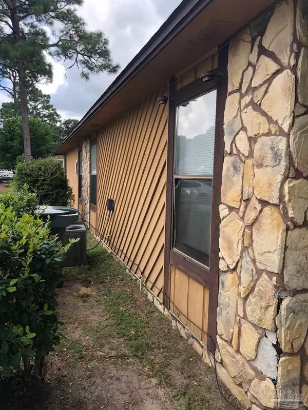 Pensacola, FL 32503,6802 Tiki Ln