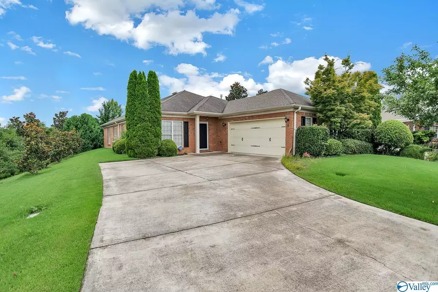 3211 Pierside Circle, Owens Cross Roads, AL 35763