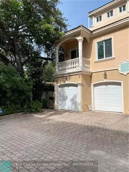 Fort Lauderdale, FL 33315,438 SW 4th Ave  #438