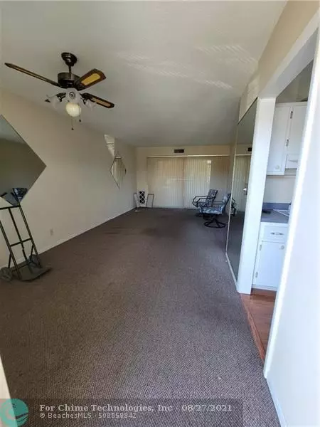 Deerfield Beach, FL 33064,1021 Crystal Lake Dr  #111