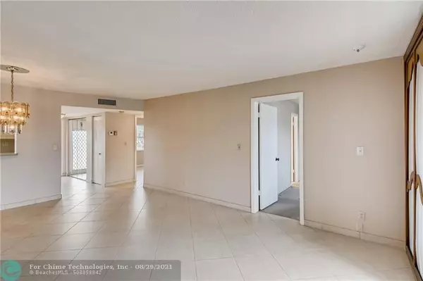 Sunrise, FL 33322,9380 Sunrise Lakes Blvd  #303