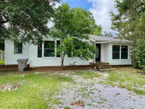 5 SE Gilliand Rd, Pensacola, FL 32507