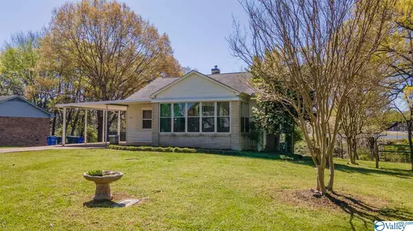 806 Mars Hill Road, Florence, AL 35630