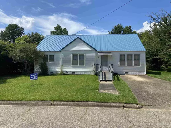 317 E School St, Atmore, AL 36502