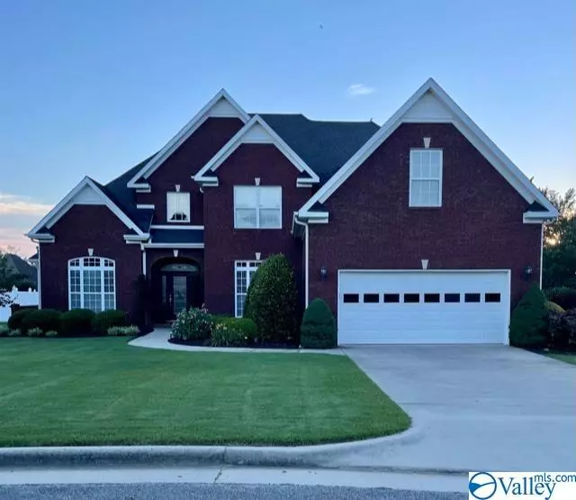 1105 Blackbriar Circle NE, Hartselle, AL 35640