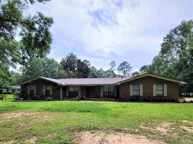 3161 Creekwood Dr, Cantonment, FL 32533