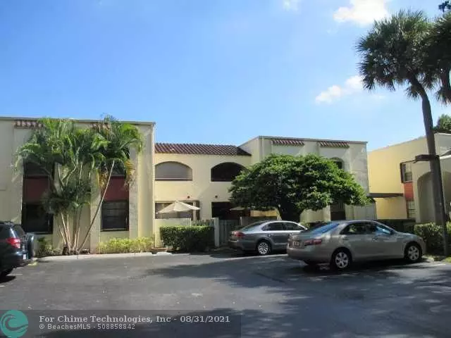 Aventura, FL 33180,3549 Magellan Cir  #417