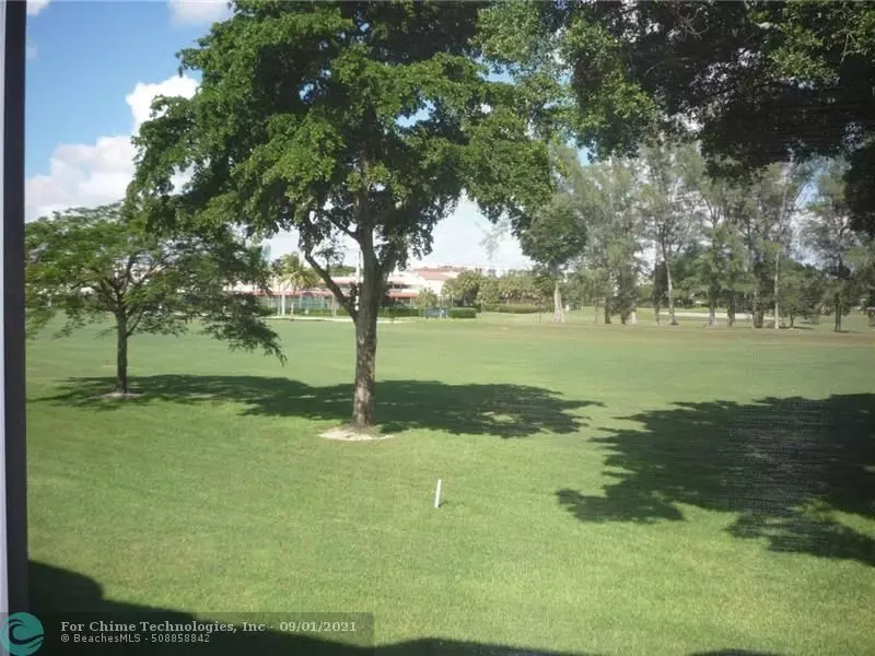 Pembroke Pines, FL 33025,9300 N Hollybrook Lake Dr  #205