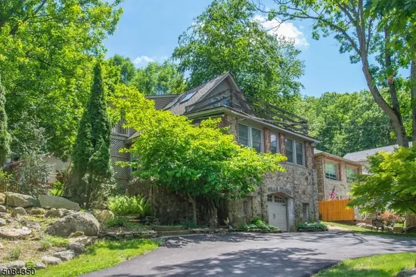 38 Mohican Ave, Roxbury Twp., NJ 07850