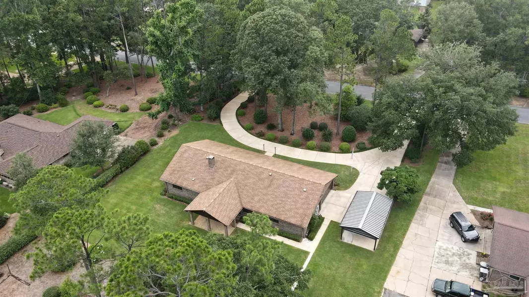 3160 Creekwood Dr, Cantonment, FL 32533