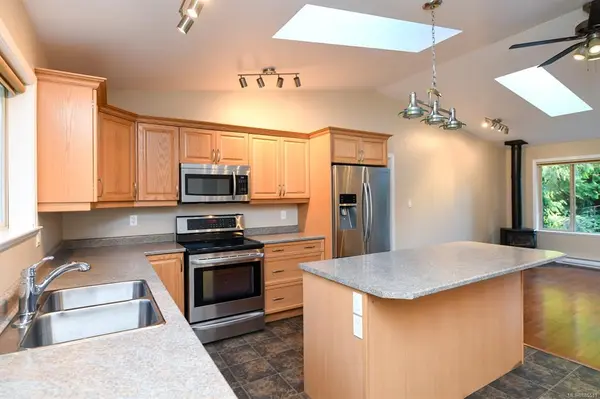 Bowser, BC V0R 1G0,95 McColl Rd