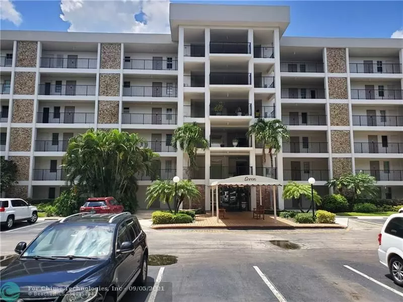 Pompano Beach, FL 33069,2801 N Palm Aire Dr  #309