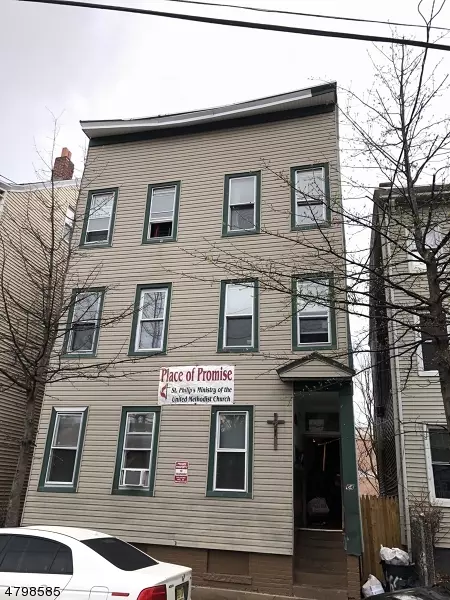 64 Clinton St, Paterson City, NJ 07522