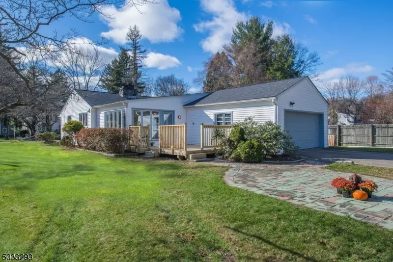 2 FOOTHILL DR, Kinnelon Boro, NJ 07405